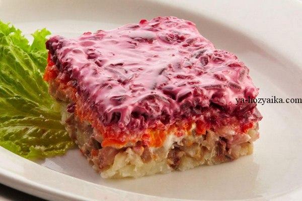 Сельдь под «шубой» с яблоком и сыром