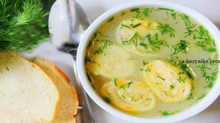 Гороховый суп с чесночными рулетиками