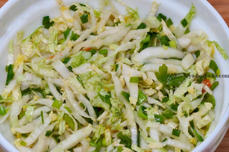 Салат с пекинской капустой и горошком
