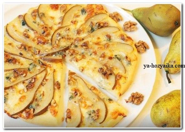 Пицца бьянка с грушей и горгонзолой