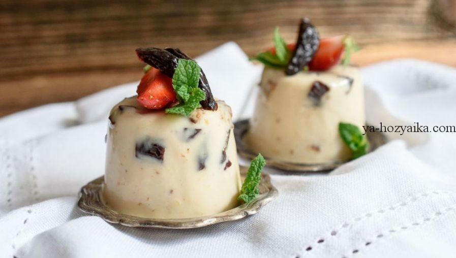 Панакота с черносливом