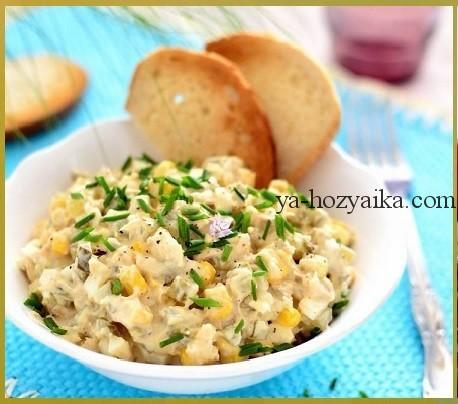 Салат с тунцом и кукурузой