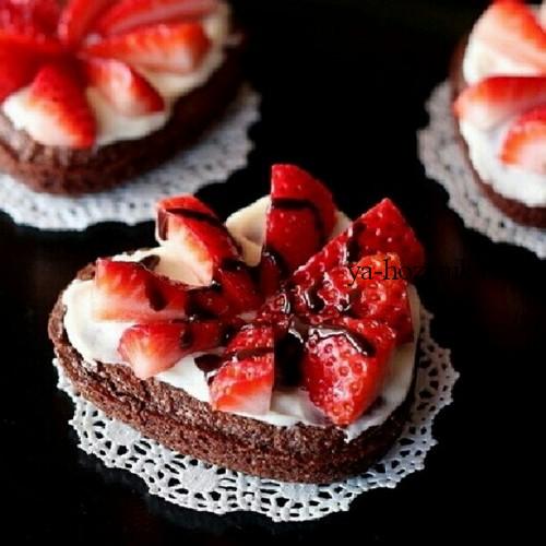 Шоколадные сердечки с клубникой