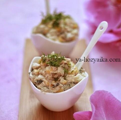 Салат с копченой скумбрией