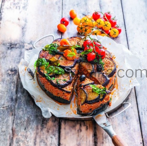 Макаронная запеканка с соусом