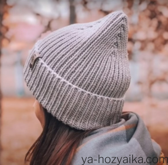 Двусторонняя стильная шапка спицами. Модная шапка спицами видео мк